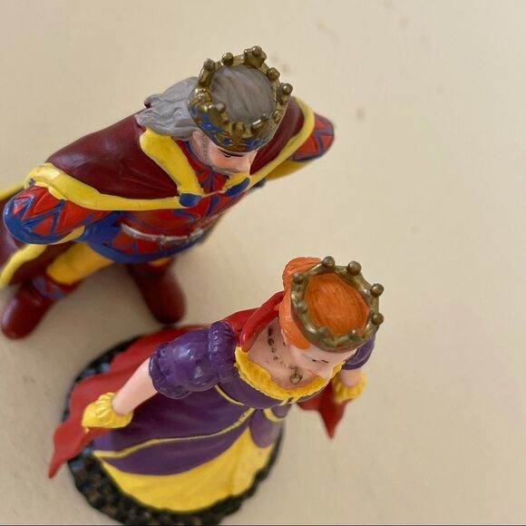 ELC toys king and queen - Picture 7 of 7